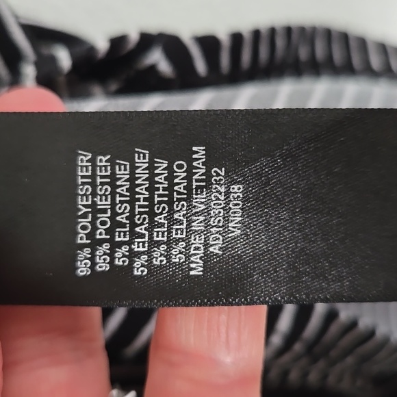 Adrianna Papell | Black And White Striped Cap Sleeve Top Size Small - Picture 8 of 9